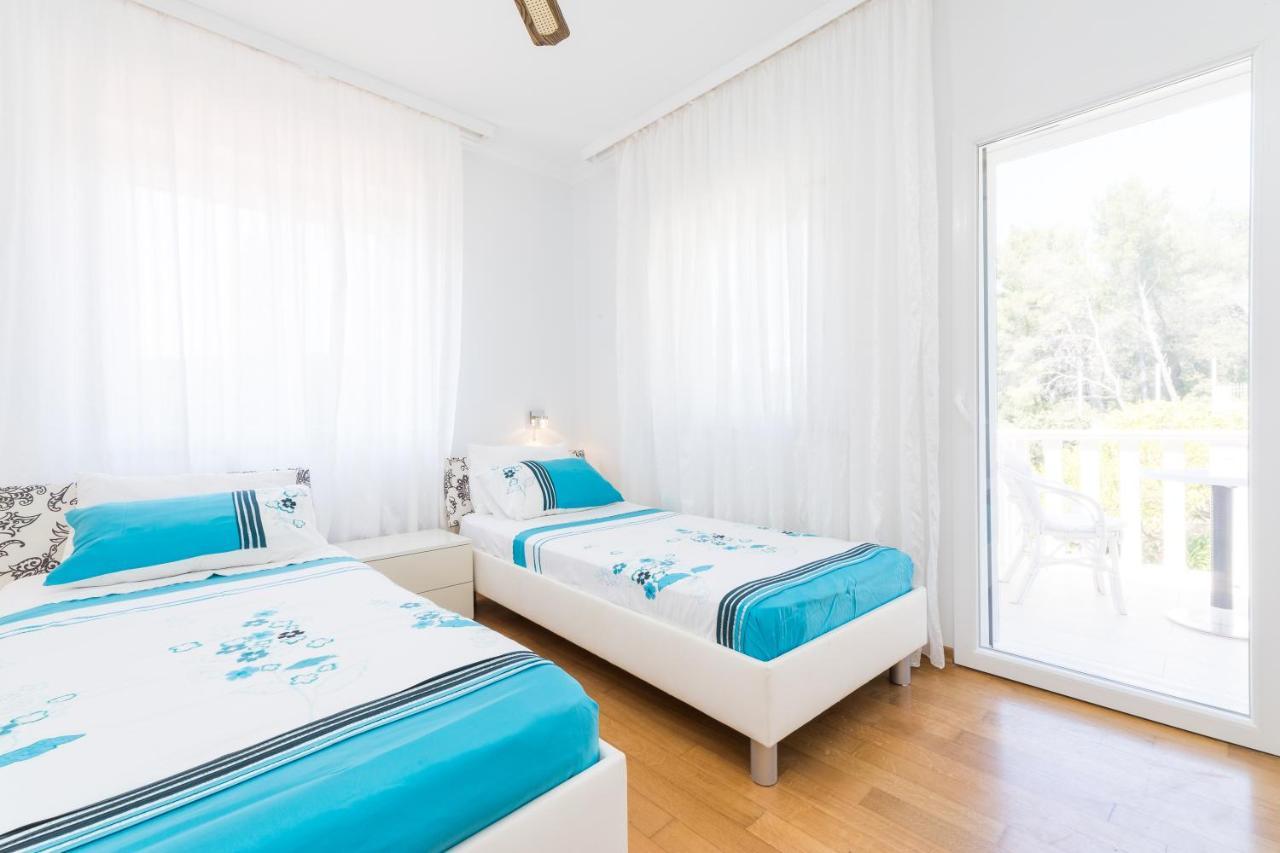 Waterfront Villa With Pool Vela Luka Ngoại thất bức ảnh