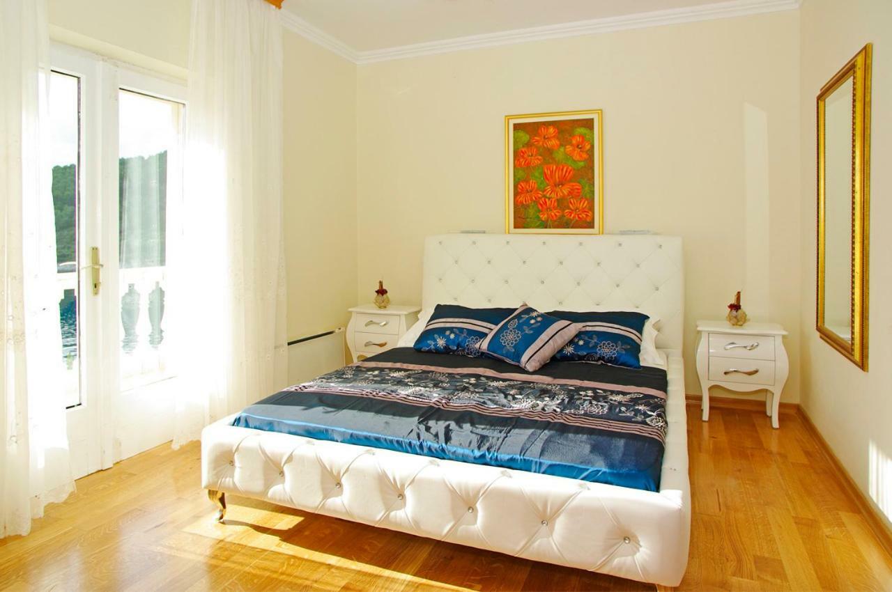 Waterfront Villa With Pool Vela Luka Ngoại thất bức ảnh