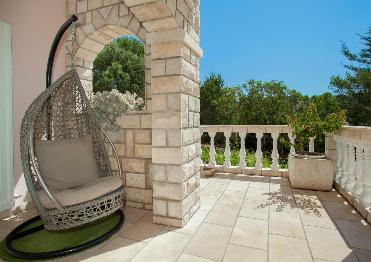 Waterfront Villa With Pool Vela Luka Ngoại thất bức ảnh