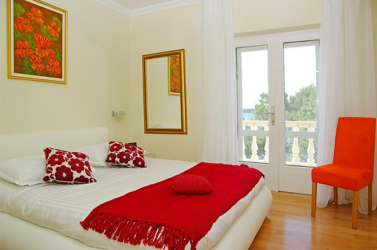 Waterfront Villa With Pool Vela Luka Ngoại thất bức ảnh