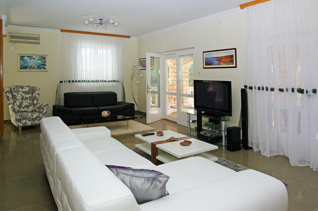 Waterfront Villa With Pool Vela Luka Ngoại thất bức ảnh