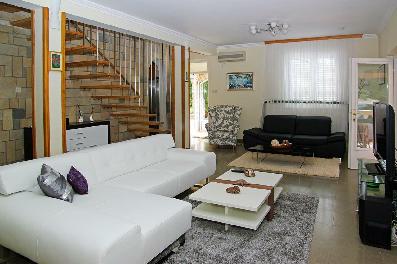 Waterfront Villa With Pool Vela Luka Ngoại thất bức ảnh